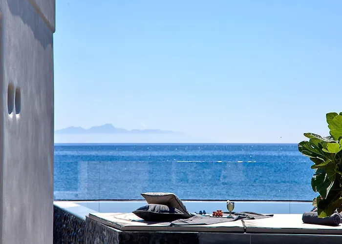 Incognito Santorini Kamári