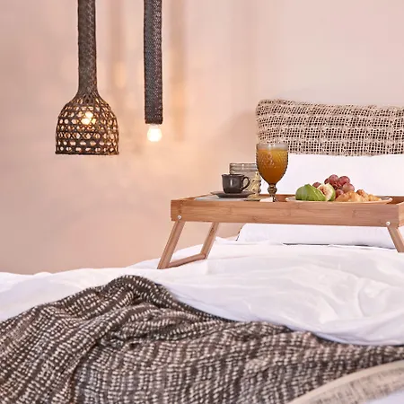 Incognito Santorini *