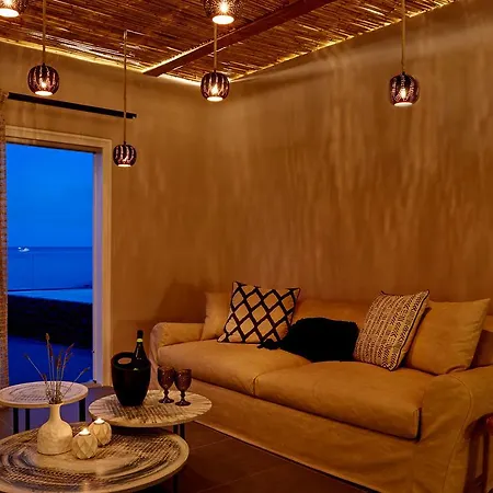 Incognito Santorini *