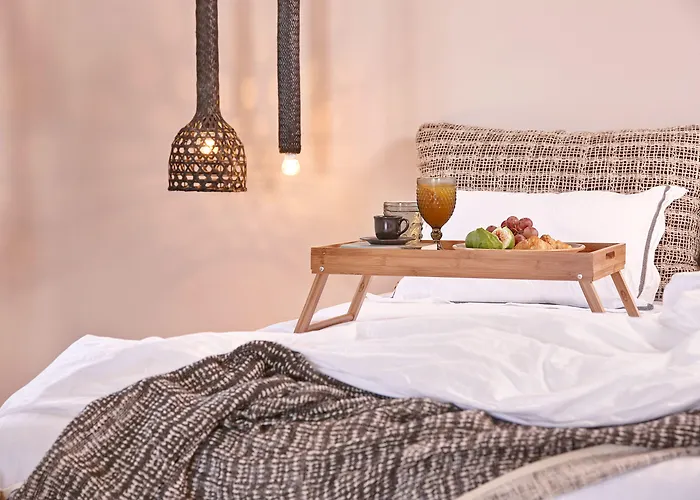 Incognito Santorini *