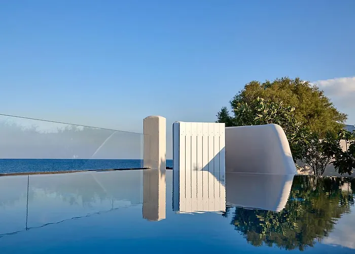 Incognito Santorini *