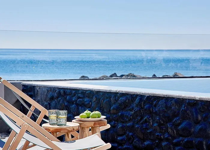 Incognito Santorini * Камари