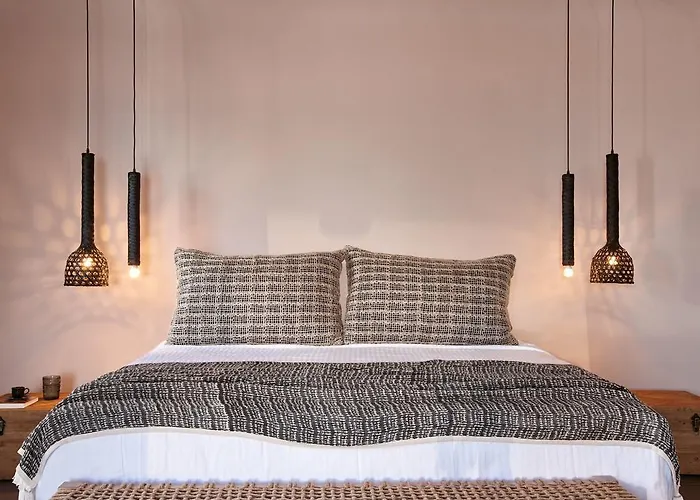 Incognito Santorini Villa Kamári