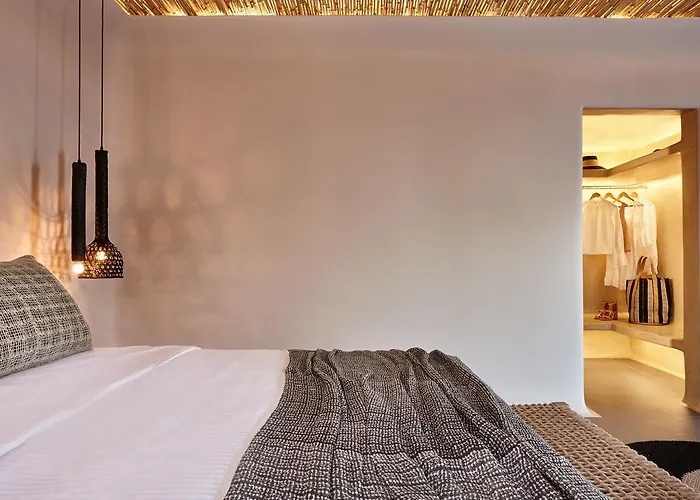 Incognito Santorini Villa Kamári