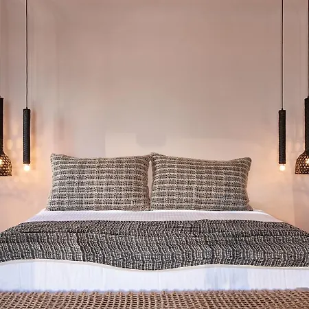 Incognito Santorini Villa Kamári