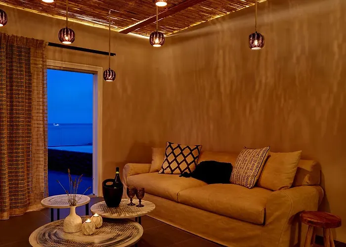 Incognito Santorini *