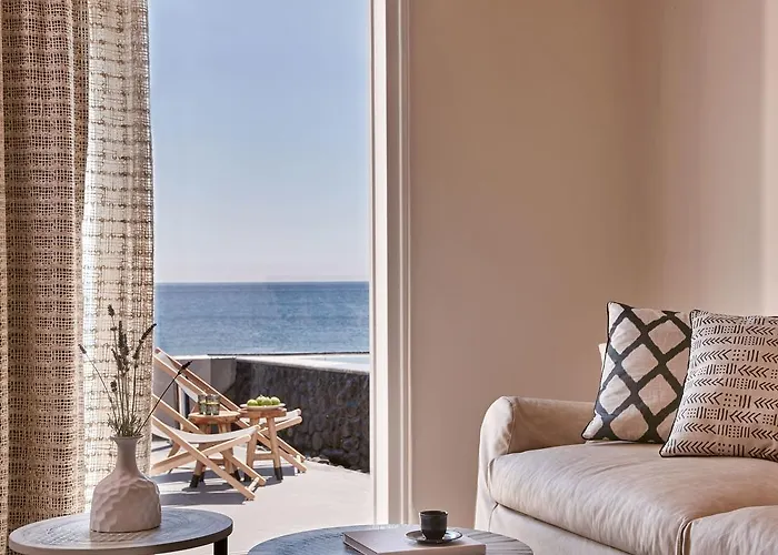 Incognito Santorini *